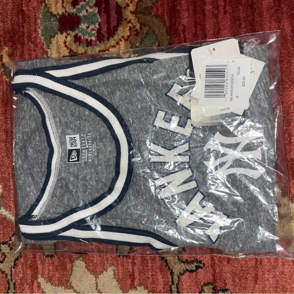 New Era Gray Yankees Graphic Tank